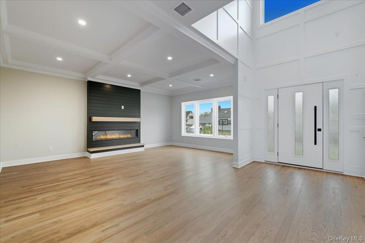 #6 photo, 39 Cobalt Lane, Westbury , NY 11590