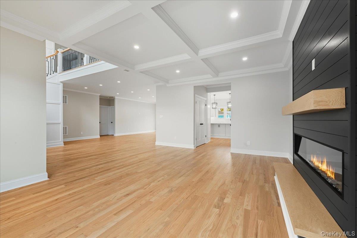 #8 photo, 39 Cobalt Lane, Westbury , NY 11590