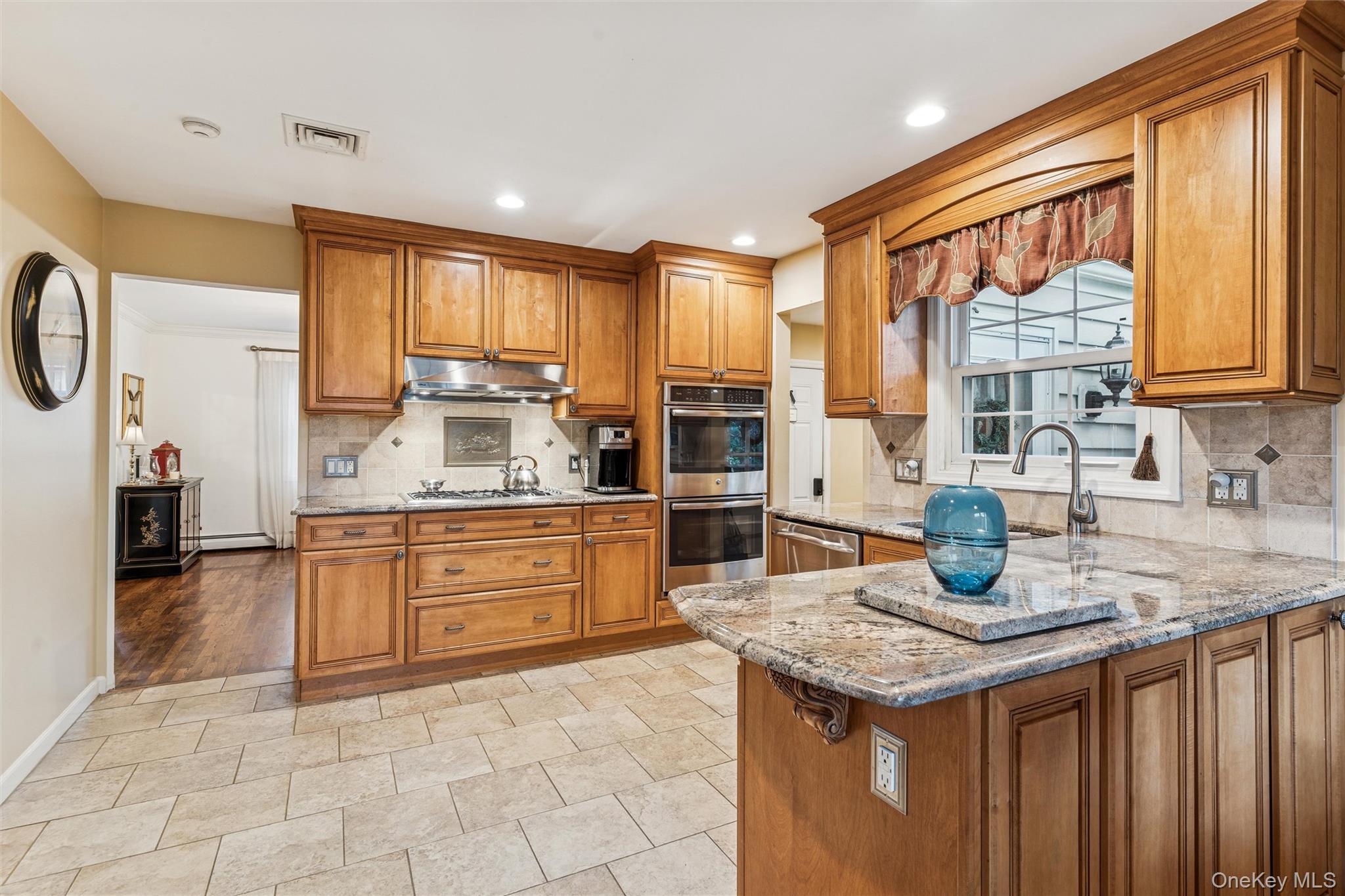 #12 photo, 126 Andover Road, Rockville Centre , NY 11570