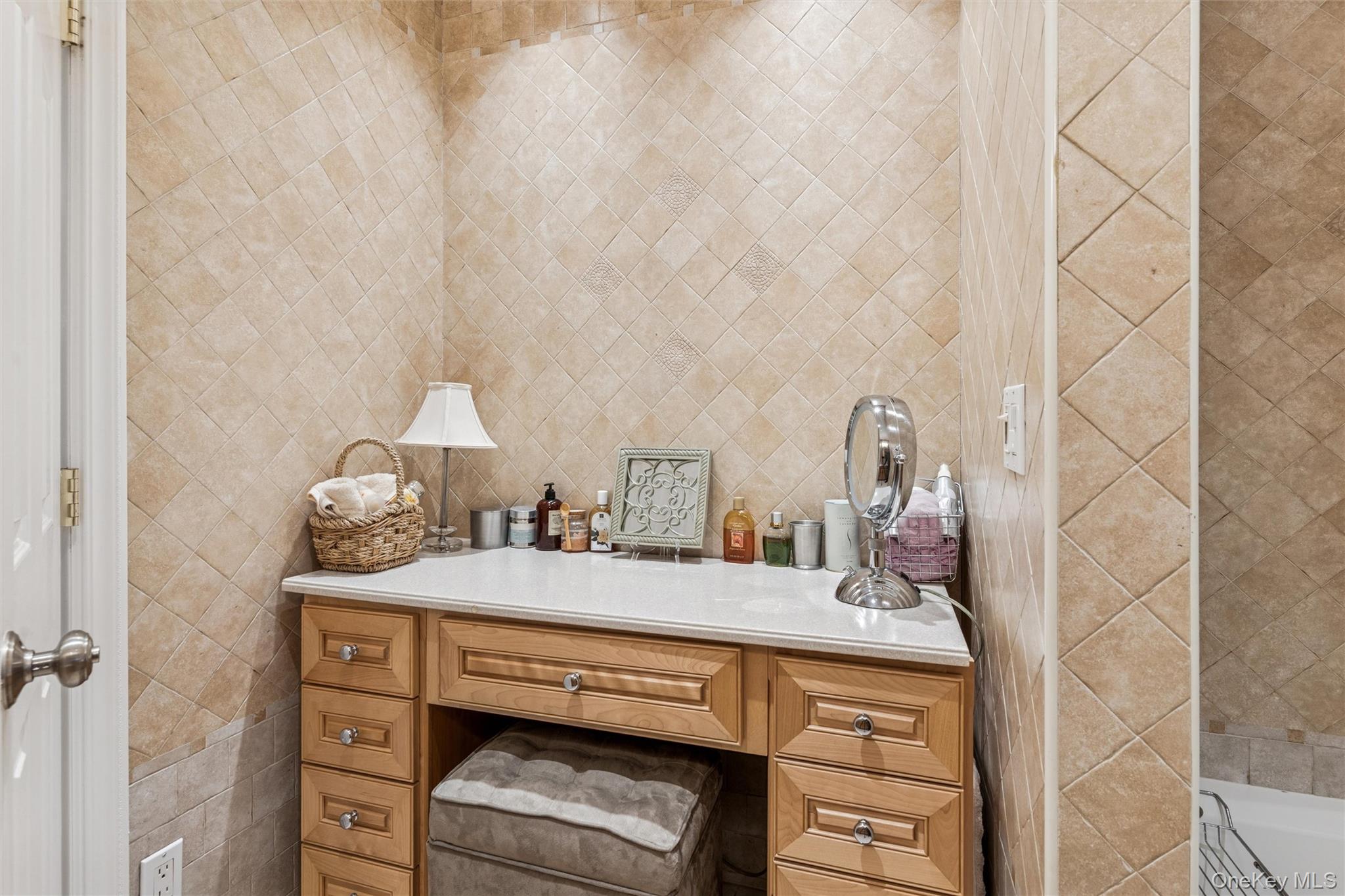 #13 photo, 126 Andover Road, Rockville Centre , NY 11570