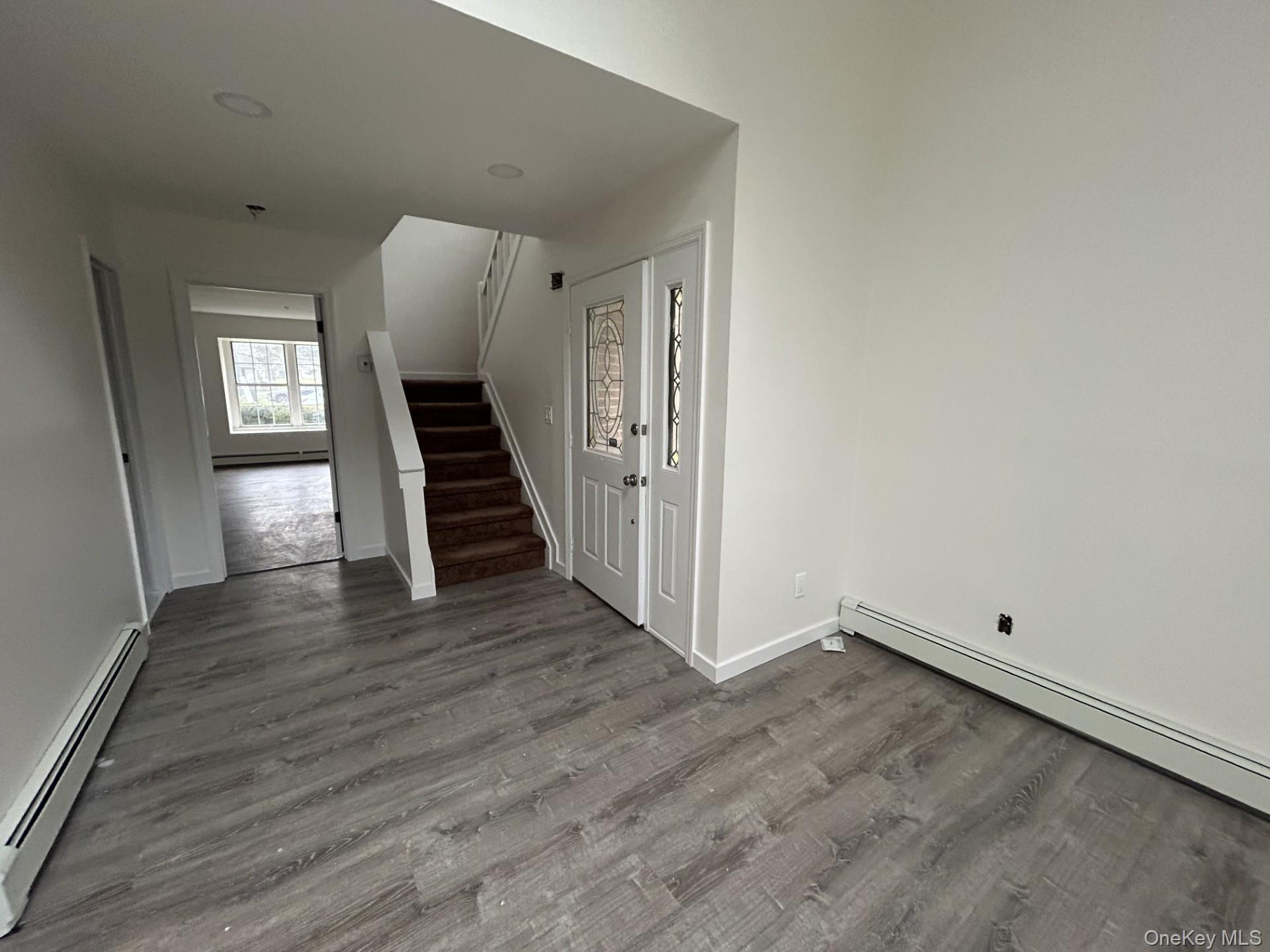 #10 photo, 5 Norfolk Court, Coram , NY 11727