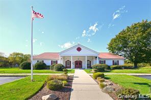 #19 photo, 5 Norfolk Court, Coram , NY 11727