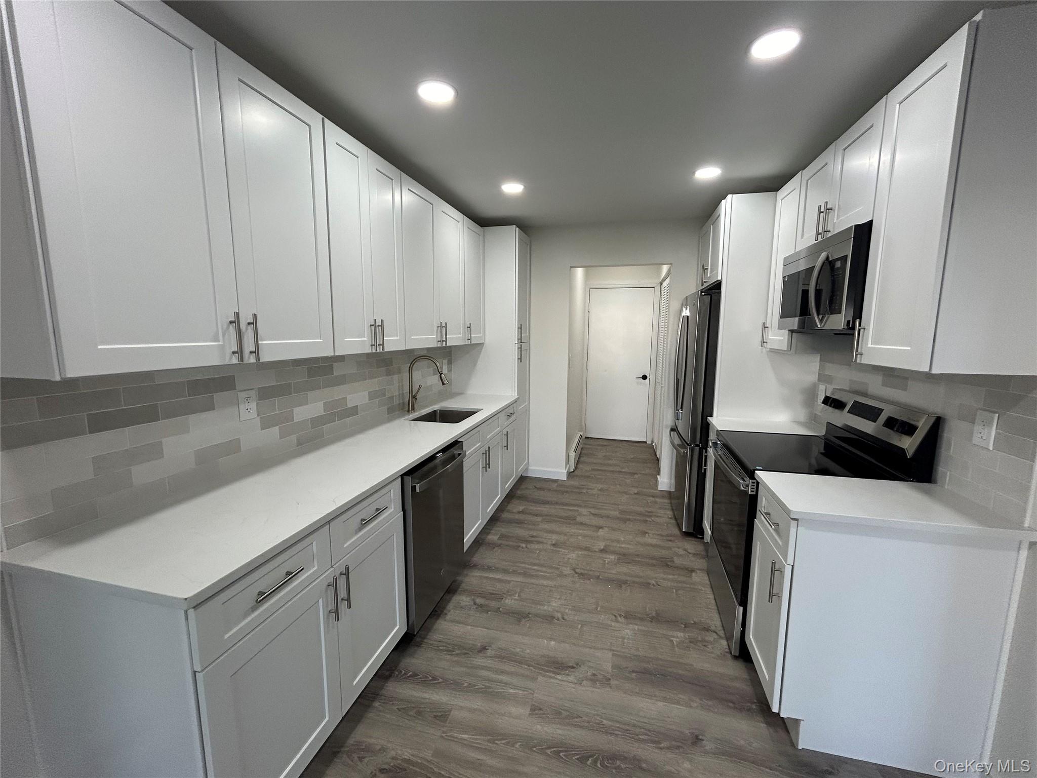 #6 photo, 5 Norfolk Court, Coram , NY 11727