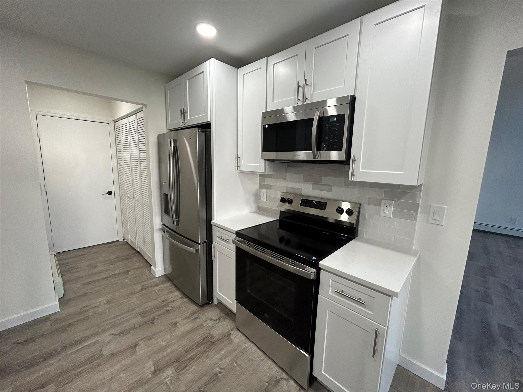 #7 photo, 5 Norfolk Court, Coram , NY 11727