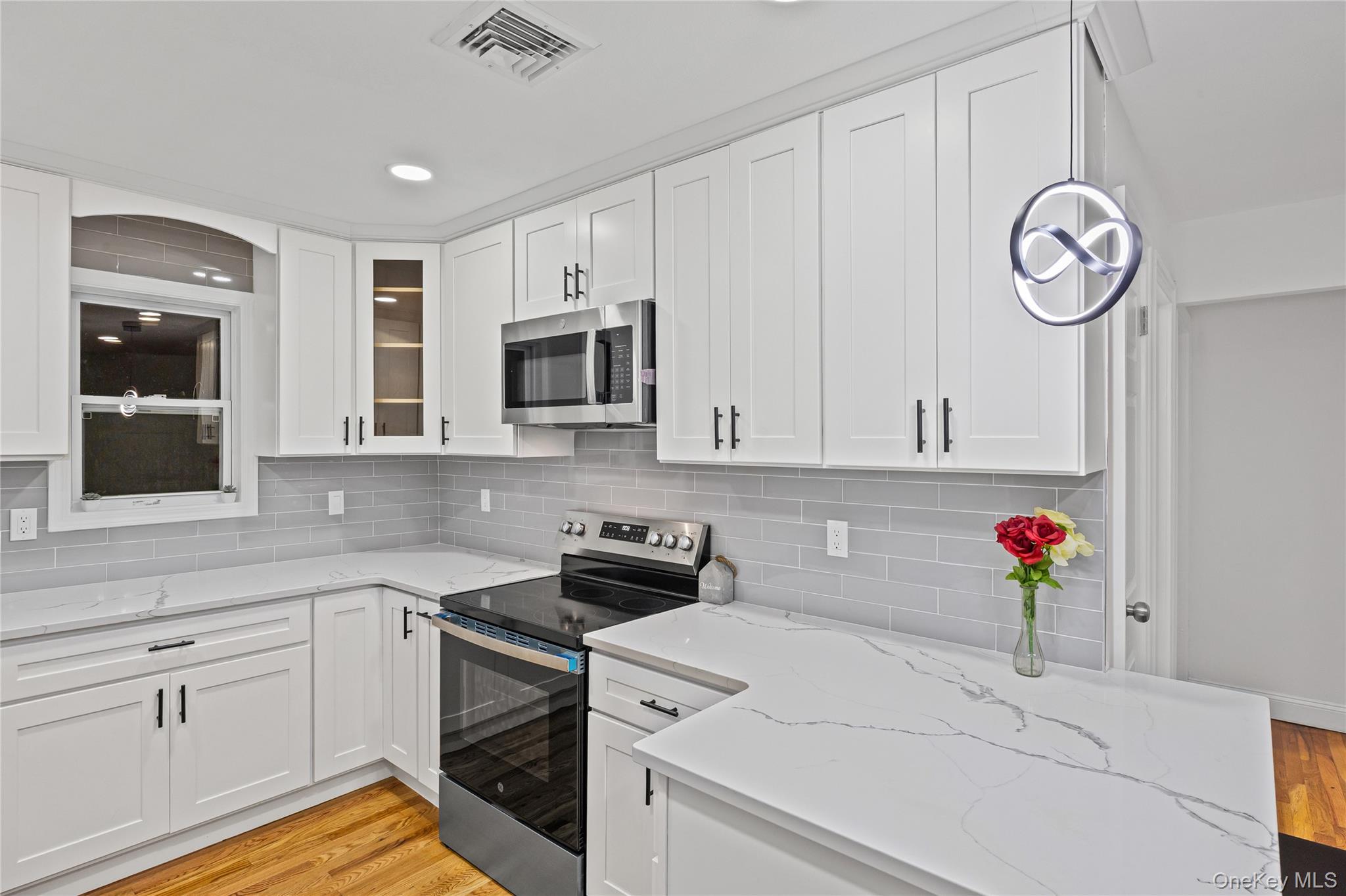 #7 photo, 187 Audwin Drive, Islip Terrace , NY 11752