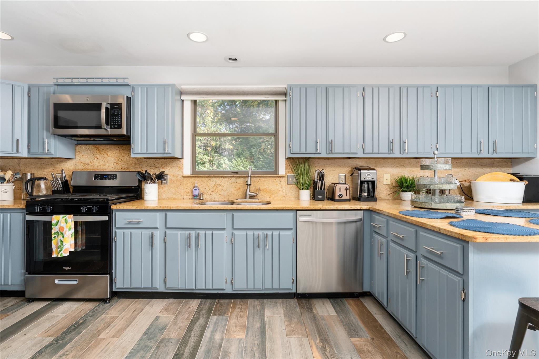 #10 photo, 5 Bay Woods Drive, Hampton Bays , NY 11946