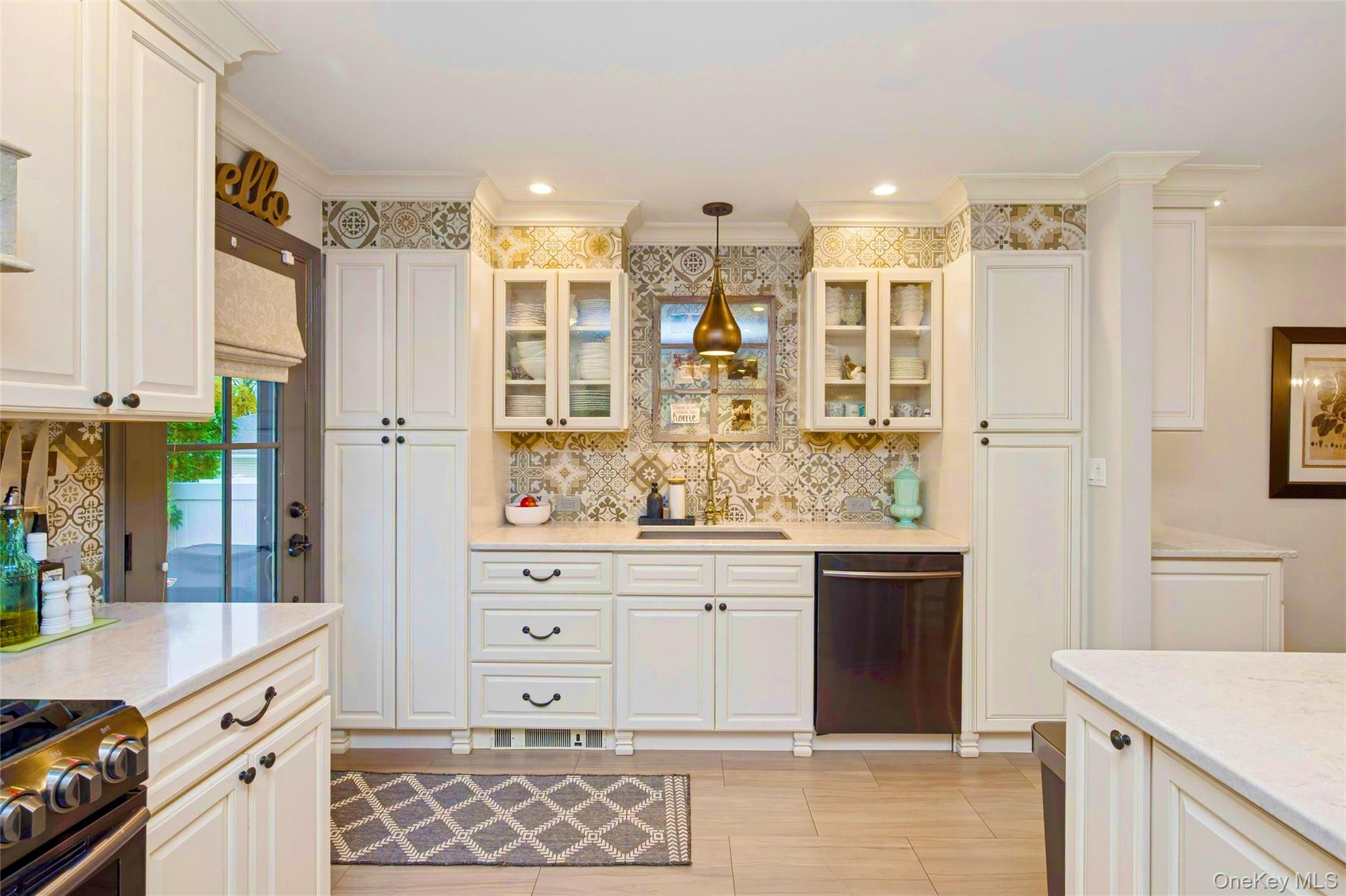 #13 photo, 62 14th Street, Hicksville , NY 11801