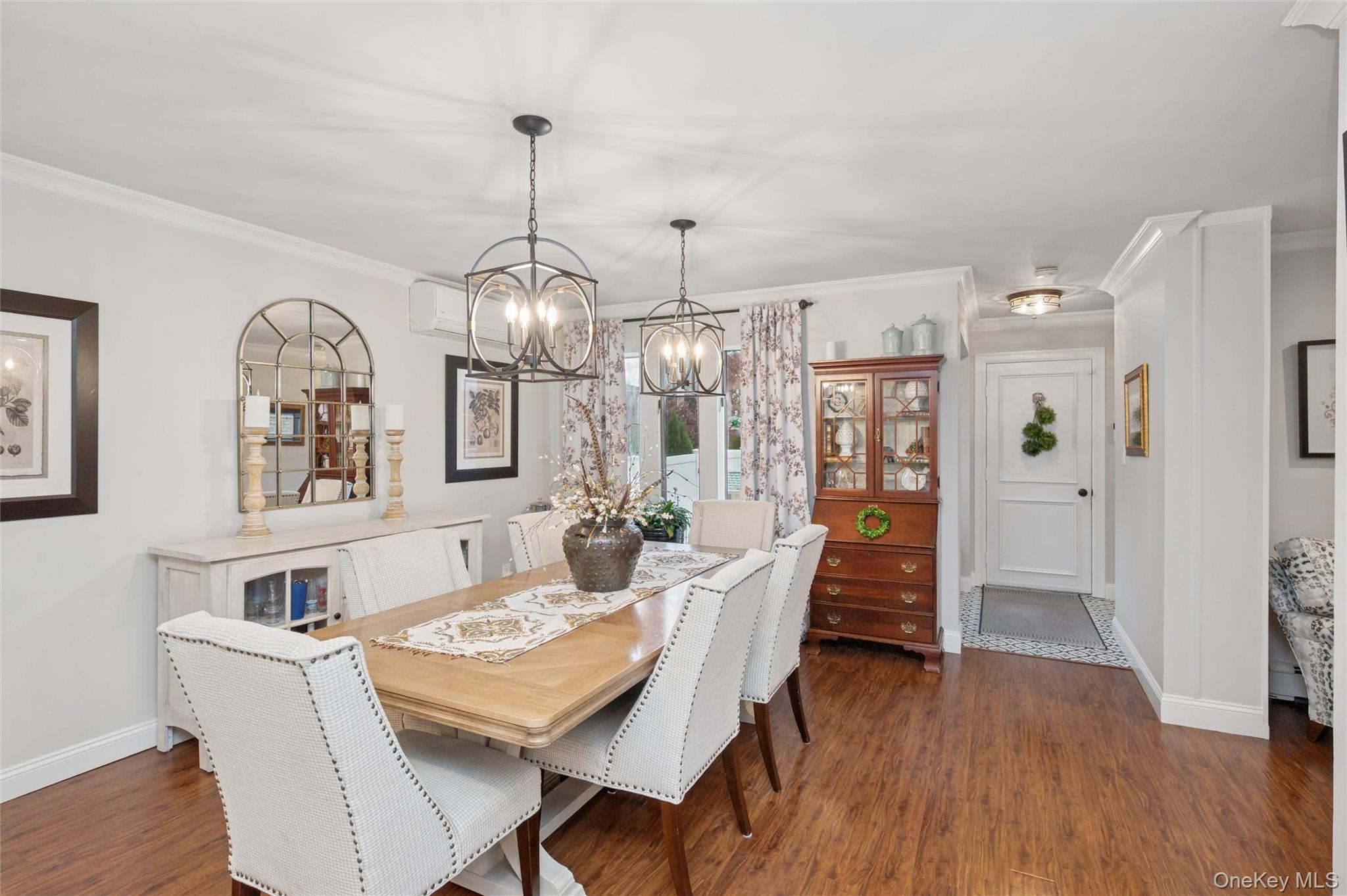 #15 photo, 62 14th Street, Hicksville , NY 11801