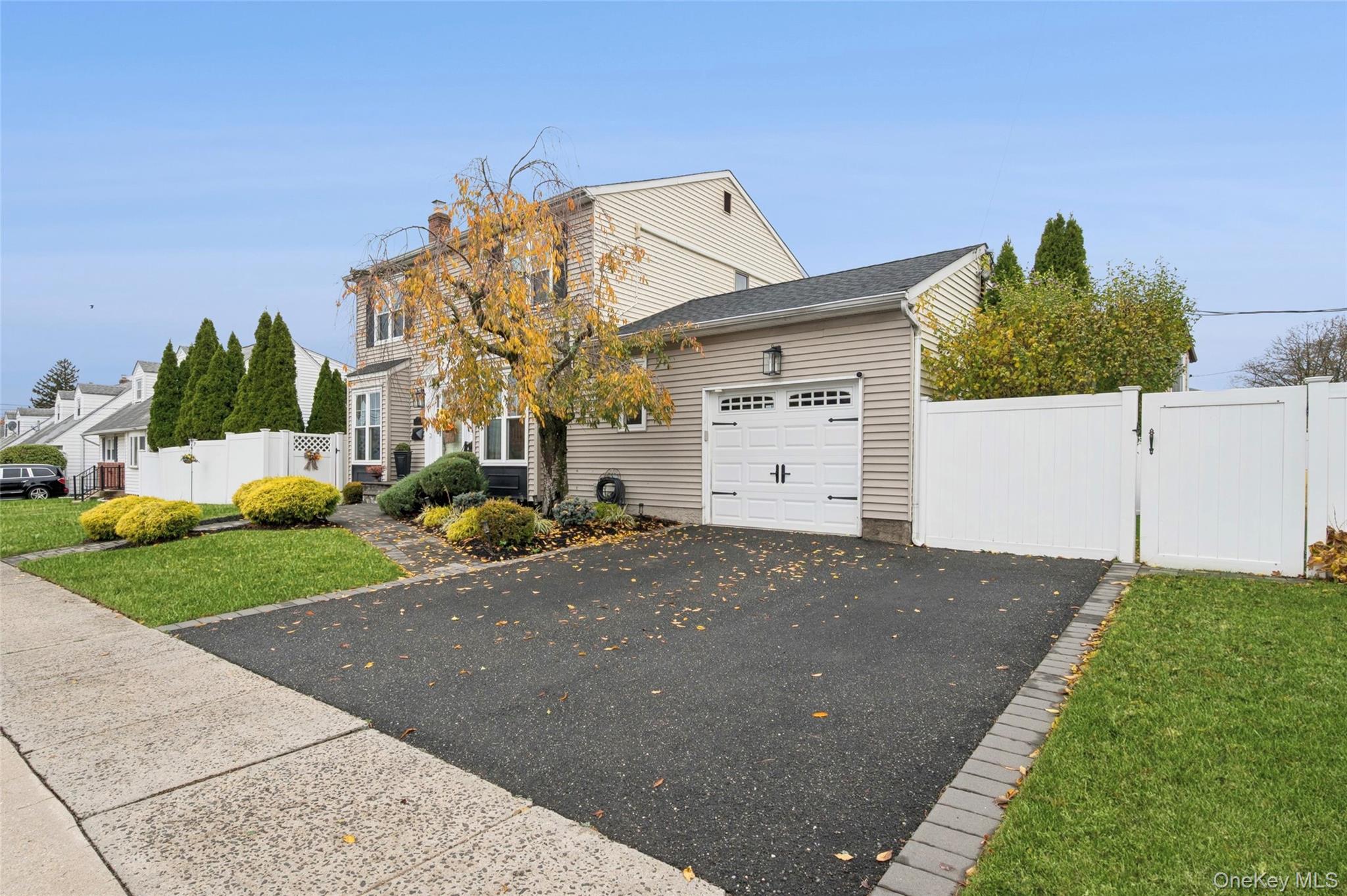 #2 photo, 62 14th Street, Hicksville , NY 11801