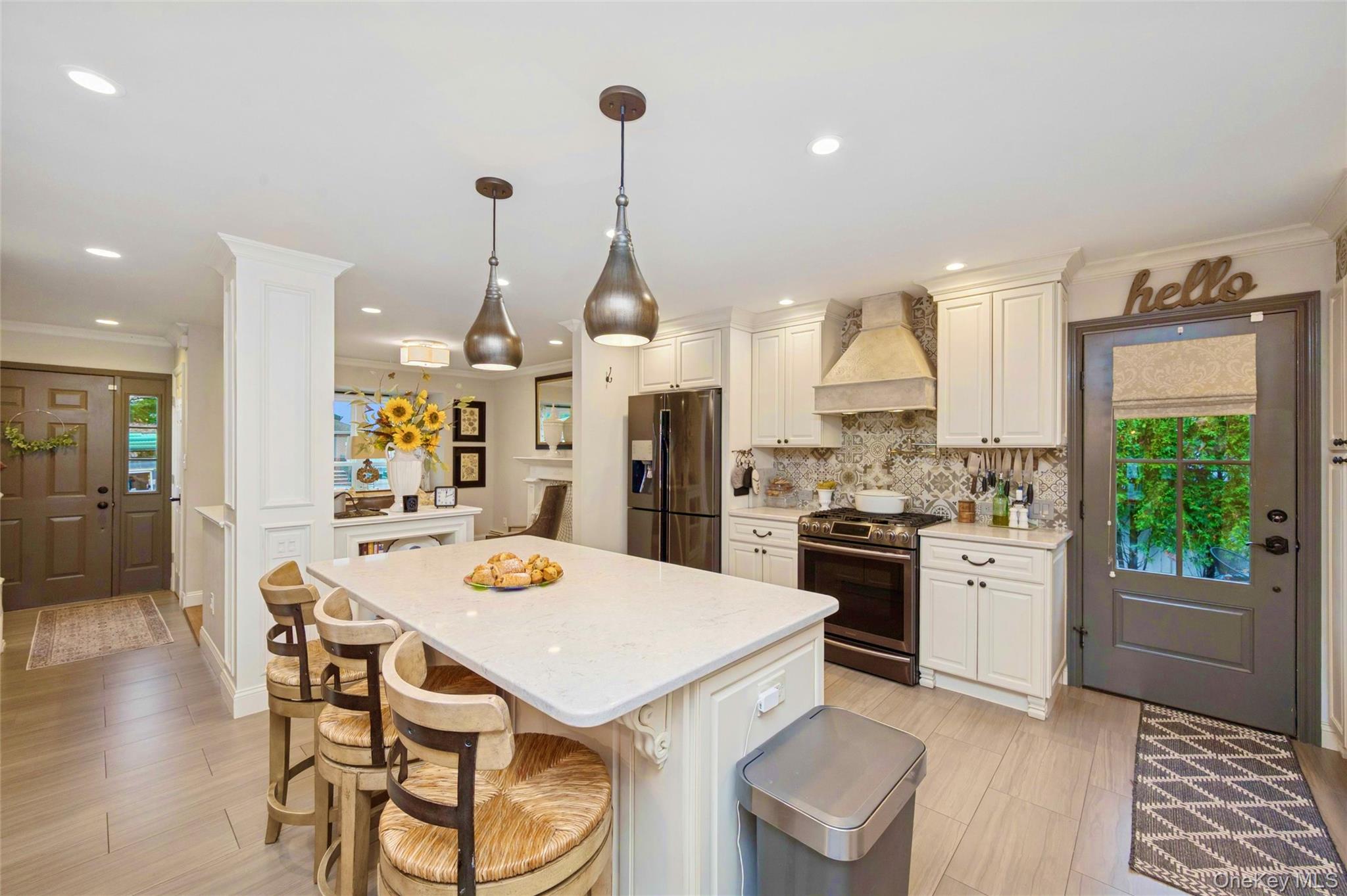 #8 photo, 62 14th Street, Hicksville , NY 11801