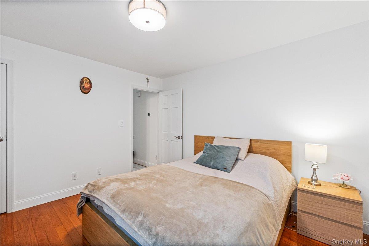 #10 photo, 4928 Express Drive, Ronkonkoma , NY 11779