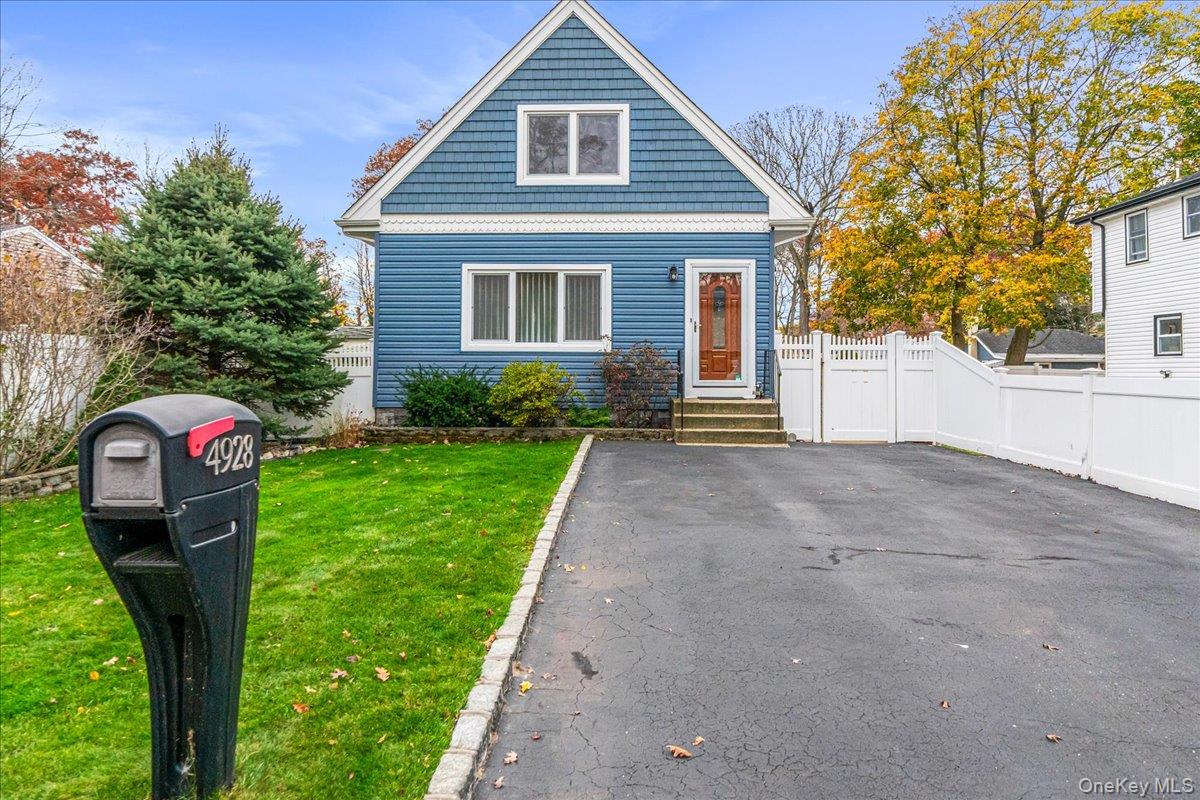 #2 photo, 4928 Express Drive, Ronkonkoma , NY 11779