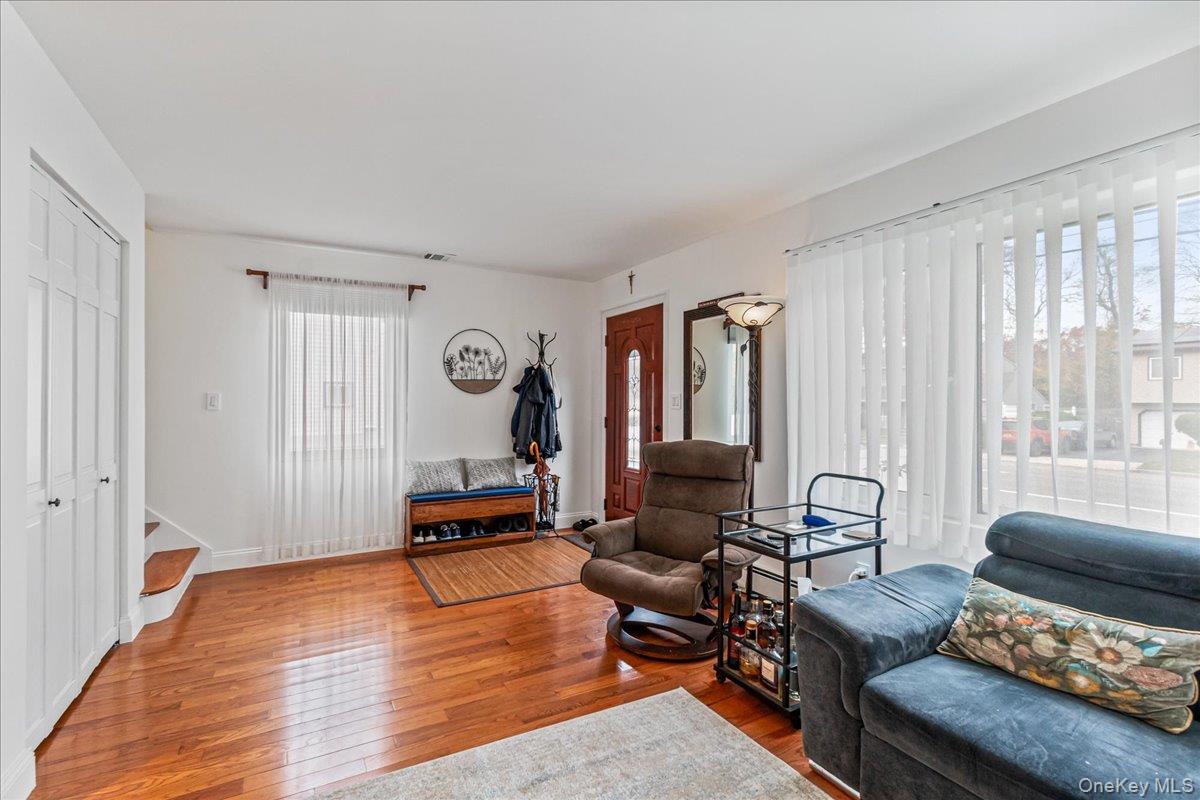 #3 photo, 4928 Express Drive, Ronkonkoma , NY 11779