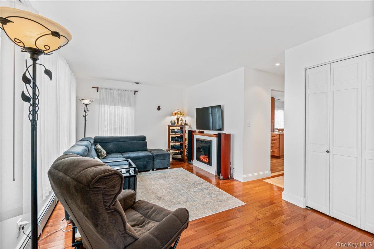 #5 photo, 4928 Express Drive, Ronkonkoma , NY 11779