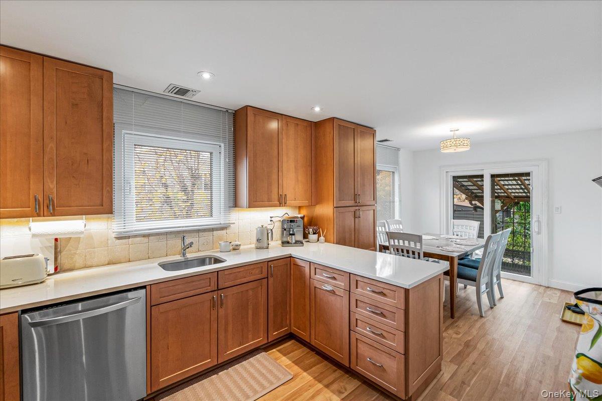 #9 photo, 4928 Express Drive, Ronkonkoma , NY 11779