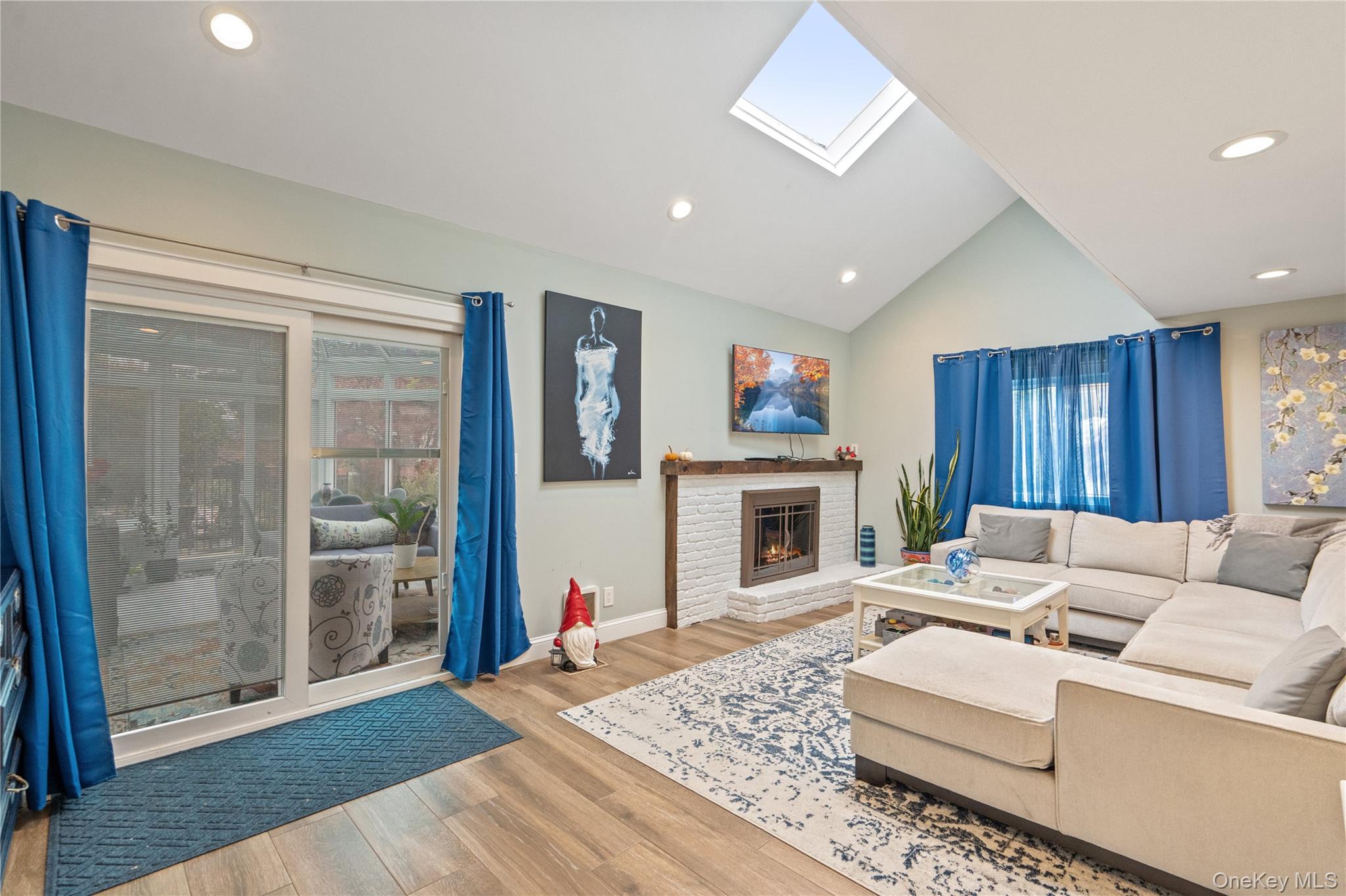 #17 photo, 69 Lauren Avenue, Dix Hills , NY 11746