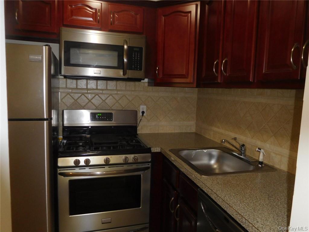 #10 photo, 2 Consulate Drive, Tuckahoe , NY 10707