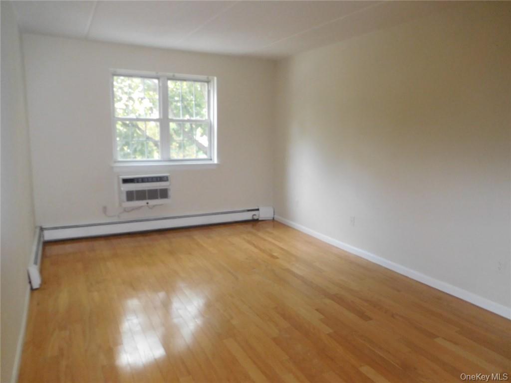 #12 photo, 2 Consulate Drive, Tuckahoe , NY 10707