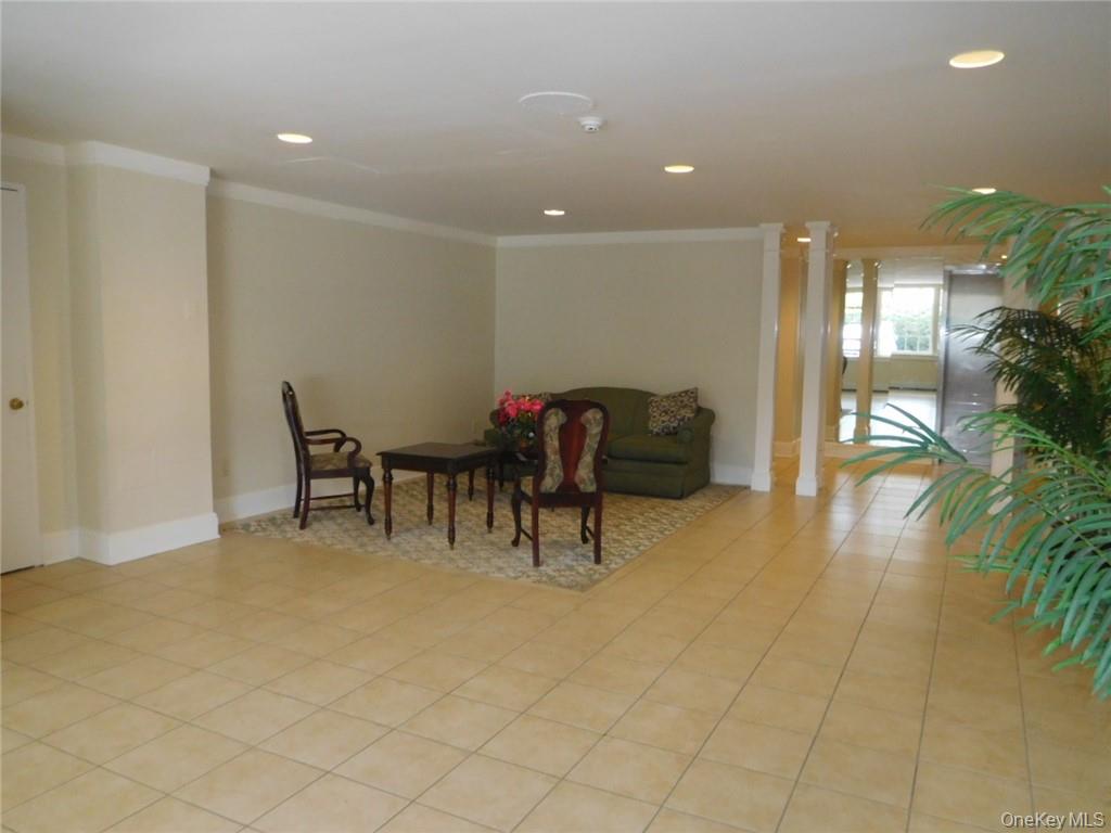 #4 photo, 2 Consulate Drive, Tuckahoe , NY 10707