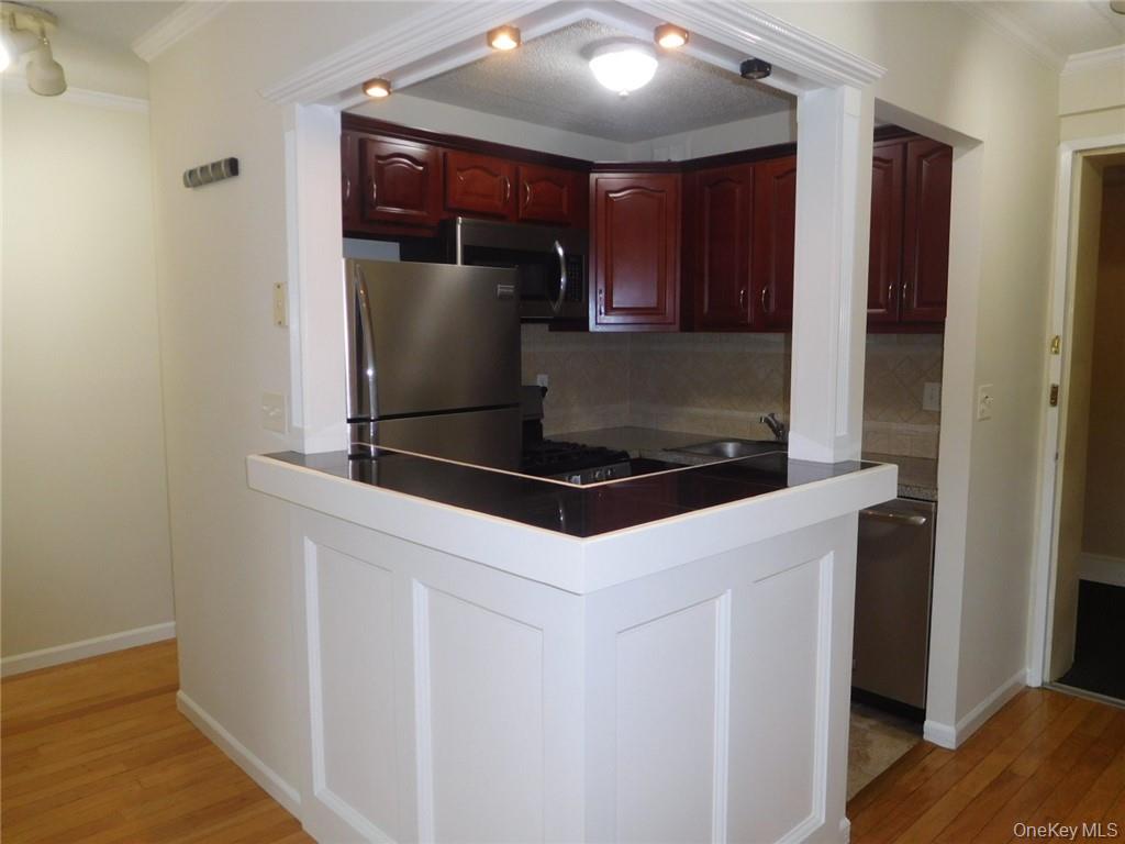 #9 photo, 2 Consulate Drive, Tuckahoe , NY 10707