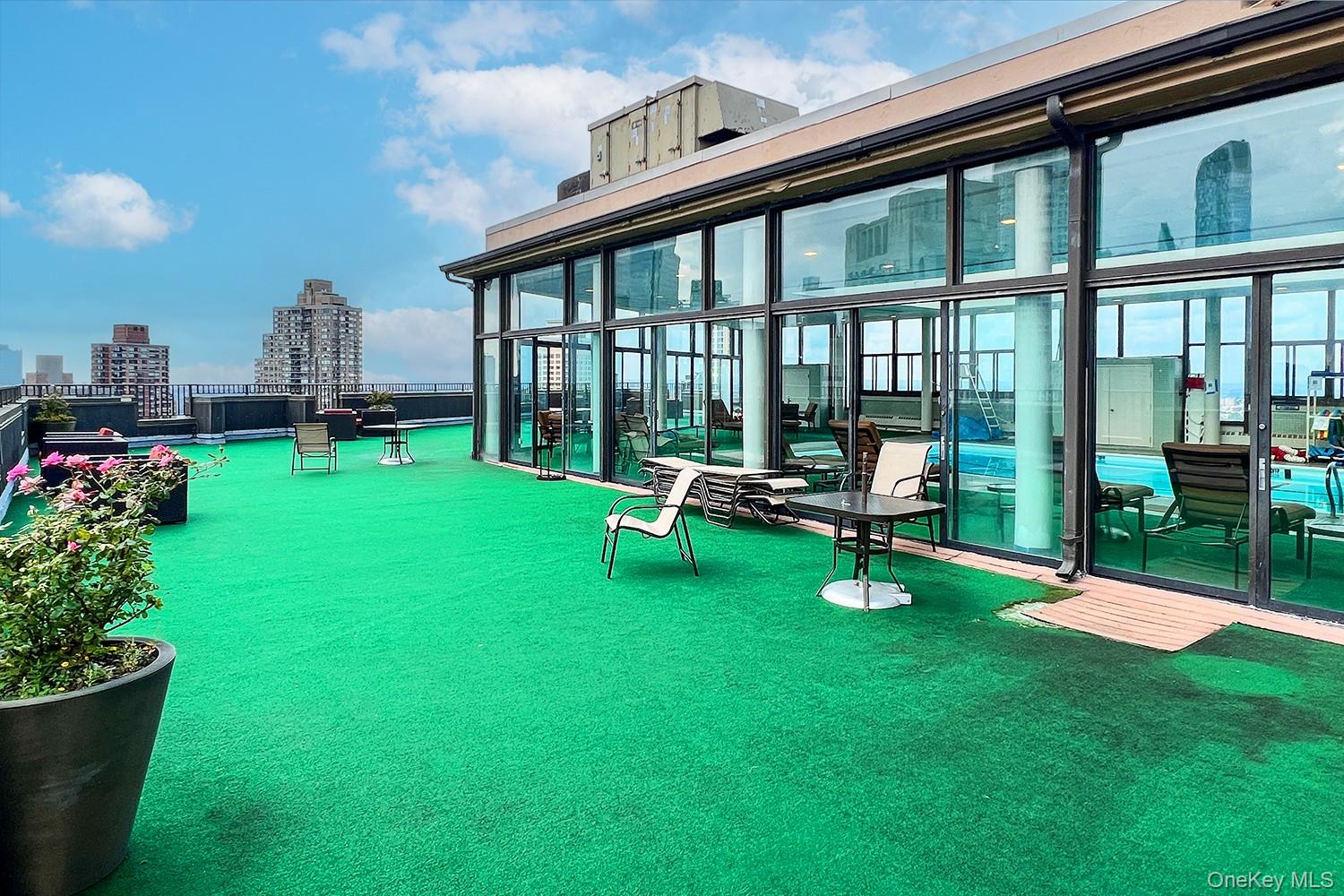 #13 photo, 20 West 64 Street, New York (Manhattan) , NY 10023