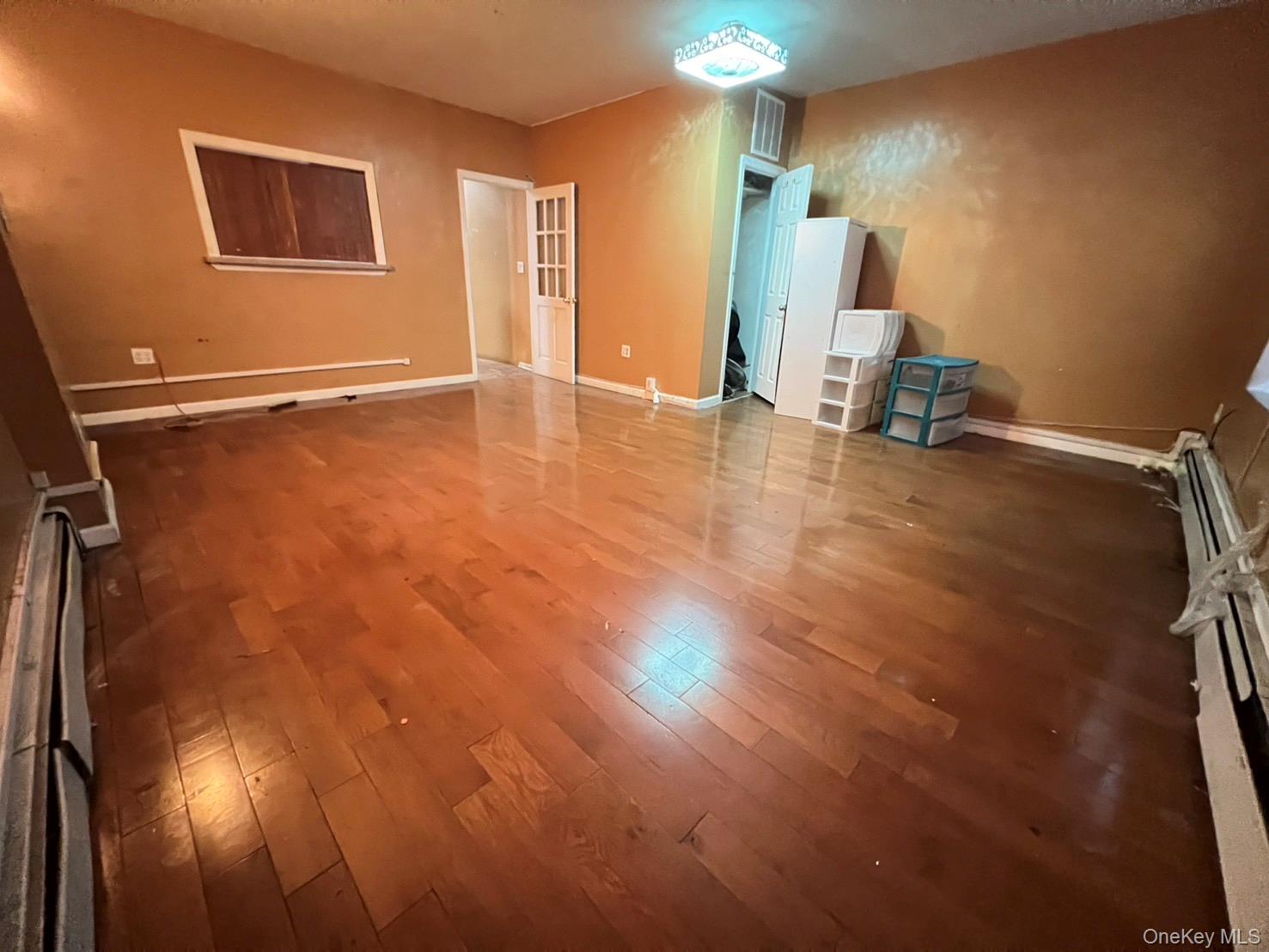 #2 photo, 9549 Roosevelt Avenue, Jackson Heights , NY 11372