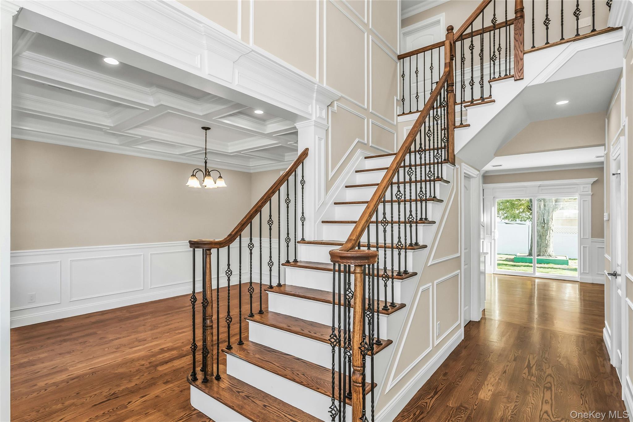 #4 photo, 9 Briggs Street, Hicksville , NY 11801