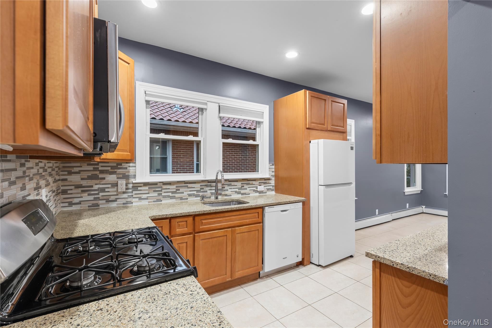 #5 photo, 148 W Walnut Street, Long Beach , NY 11561