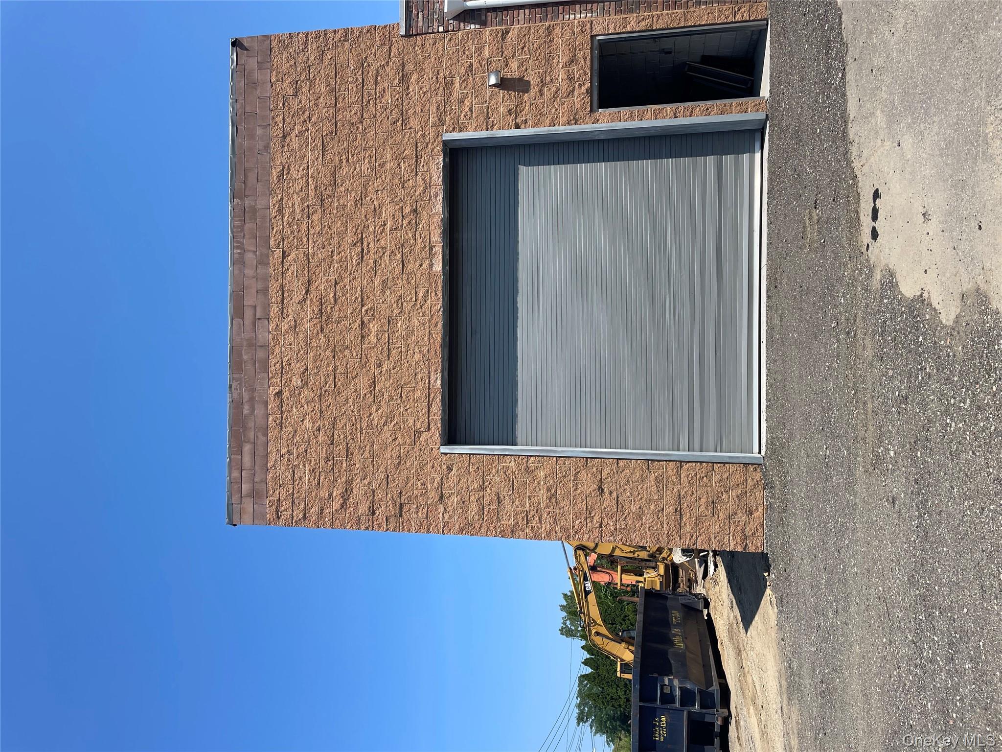 #2 photo, 275 Elsworth Street, Holbrook , NY 11741