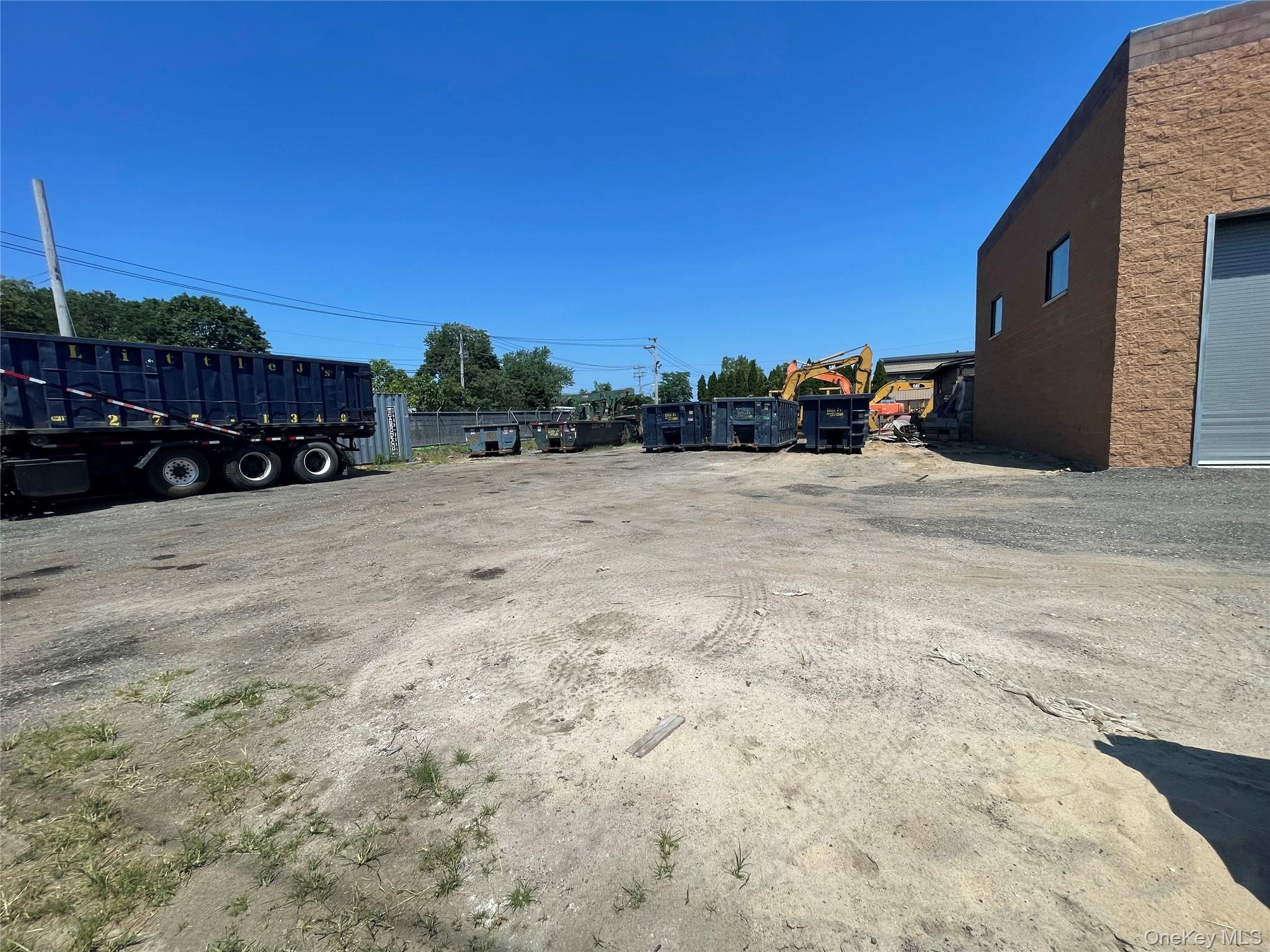 #4 photo, 275 Elsworth Street, Holbrook , NY 11741