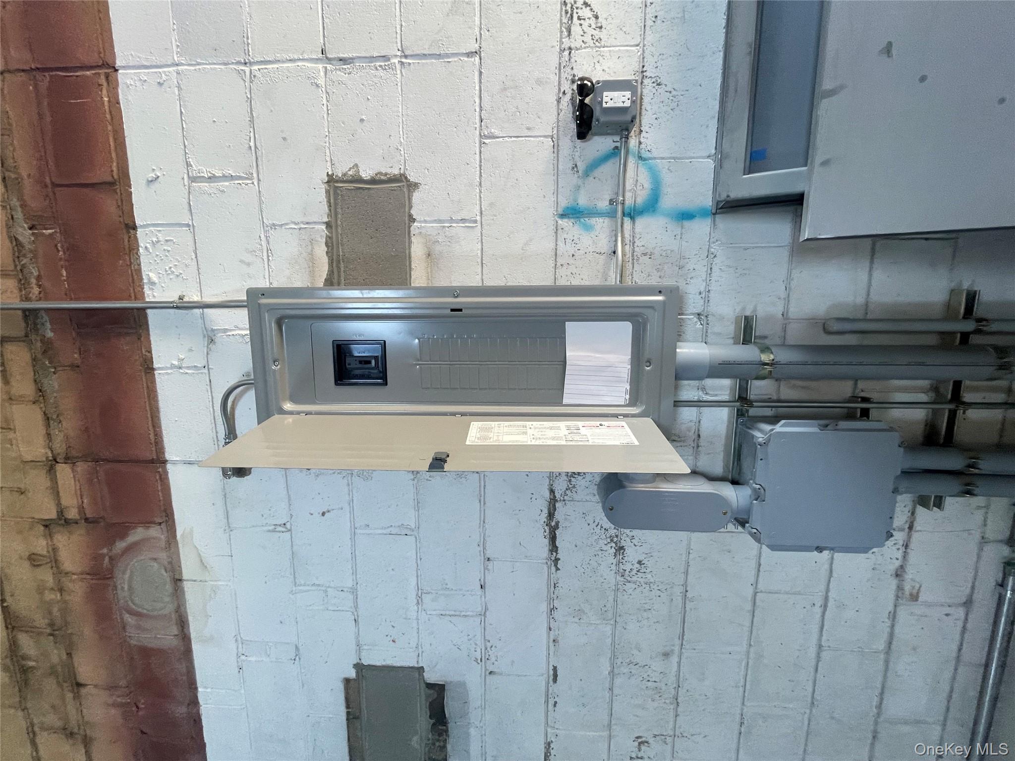 #9 photo, 275 Elsworth Street, Holbrook , NY 11741