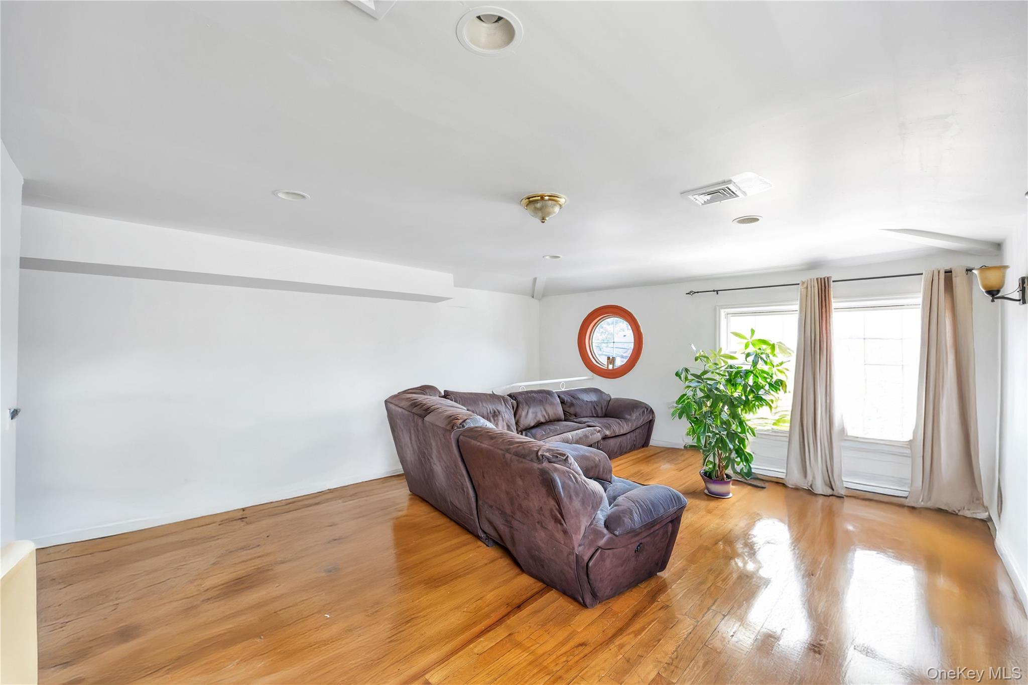 #4 photo, 191-11 119th Avenue, Saint Albans , NY 11412