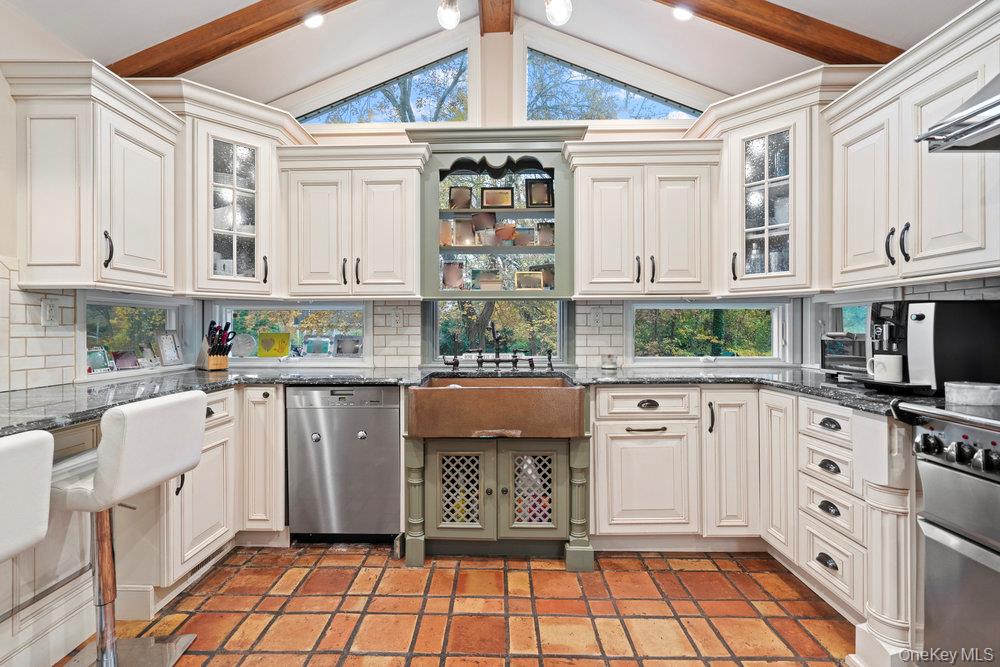 #18 photo, 28 Elm Street, Woodbury , NY 11797