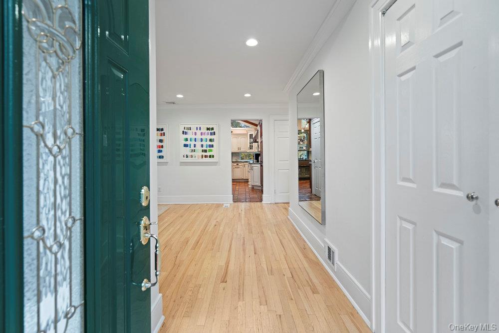 #4 photo, 28 Elm Street, Woodbury , NY 11797