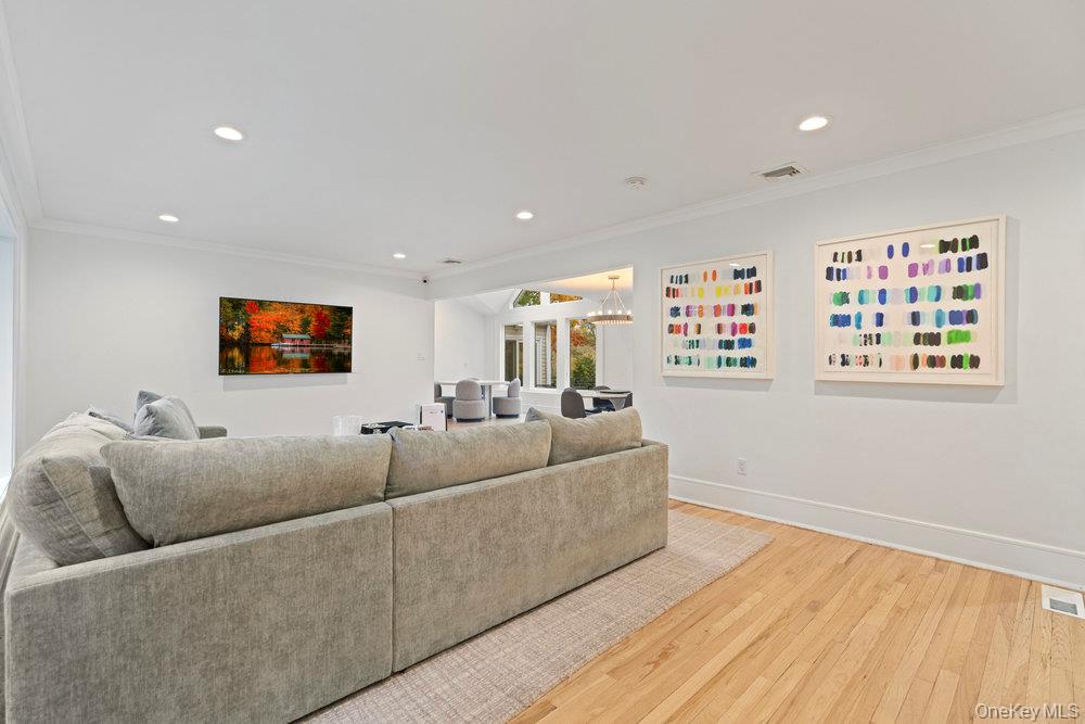 #6 photo, 28 Elm Street, Woodbury , NY 11797