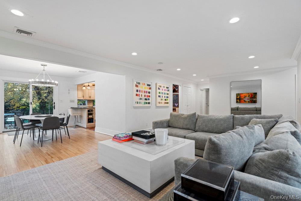 #9 photo, 28 Elm Street, Woodbury , NY 11797