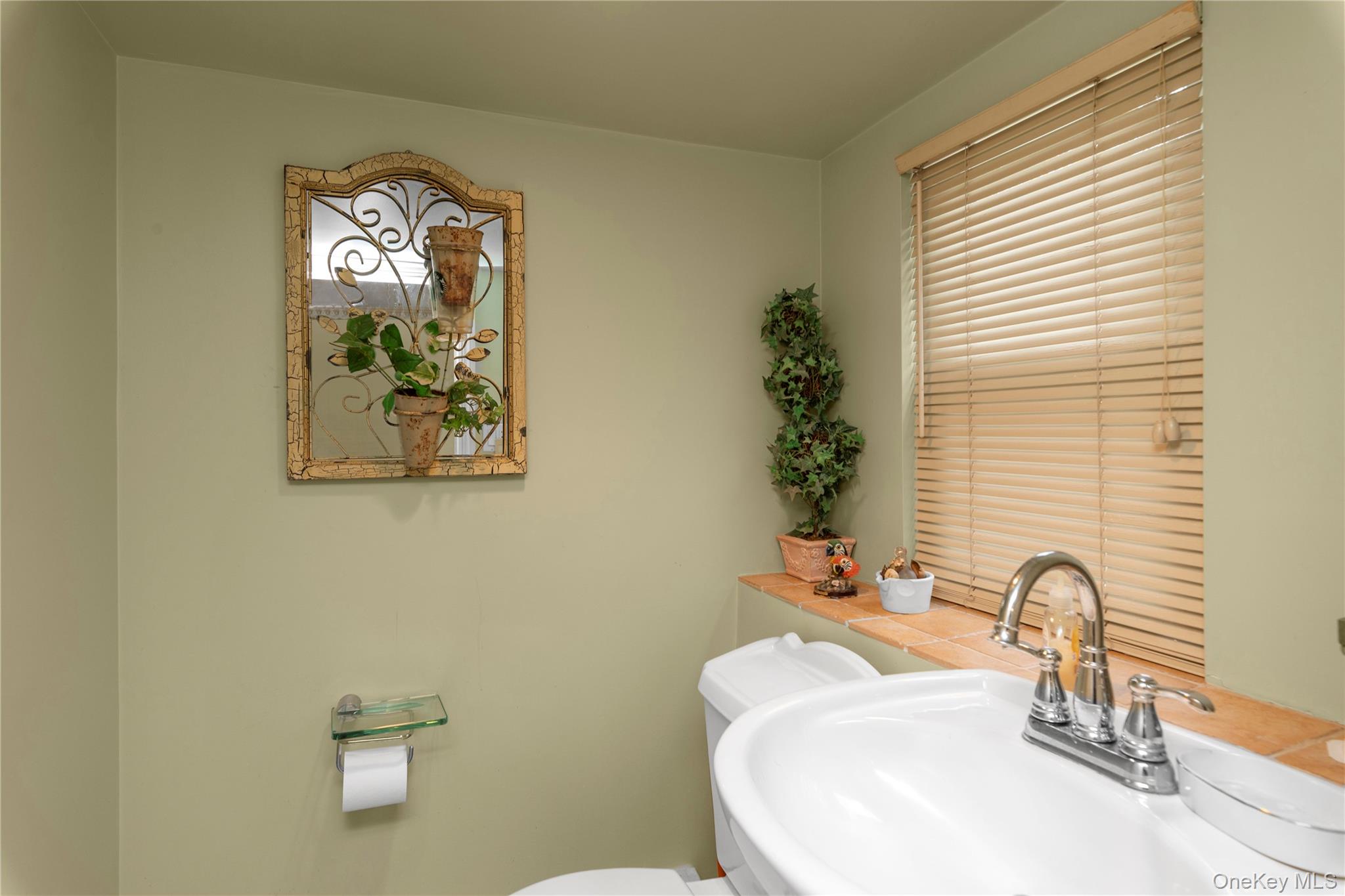 #11 photo, 2845 Whaleneck Drive, Merrick , NY 11566