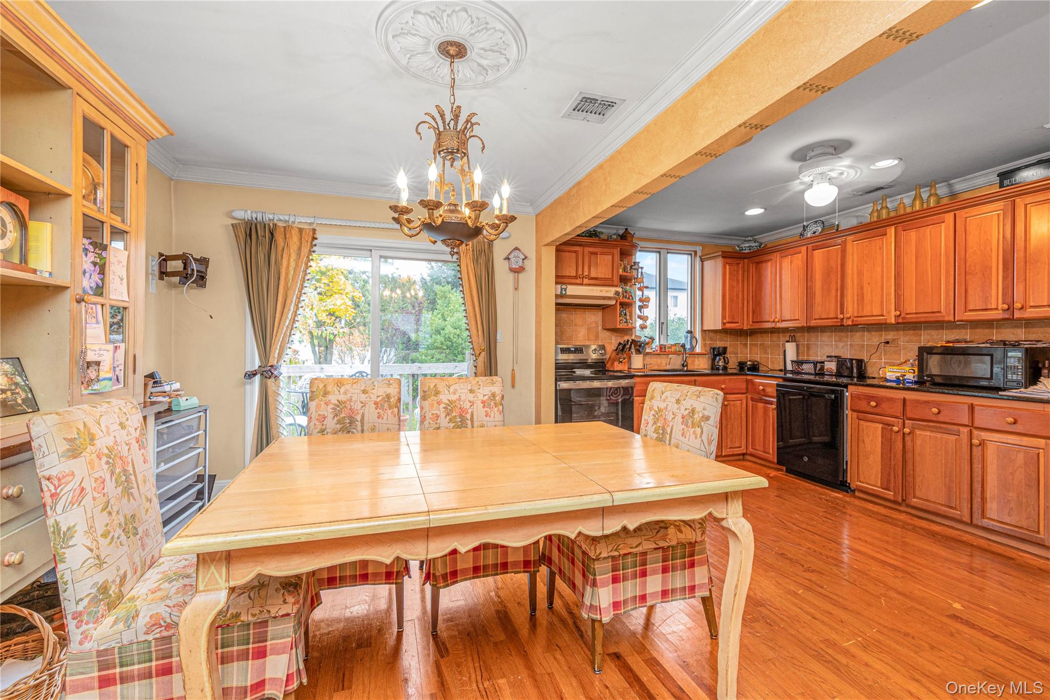 #6 photo, 2845 Whaleneck Drive, Merrick , NY 11566