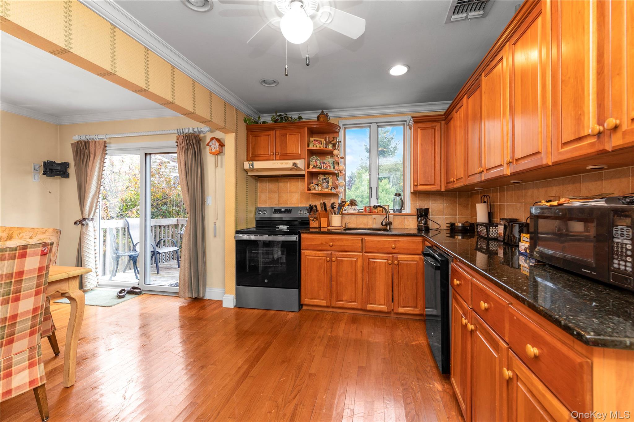 #8 photo, 2845 Whaleneck Drive, Merrick , NY 11566