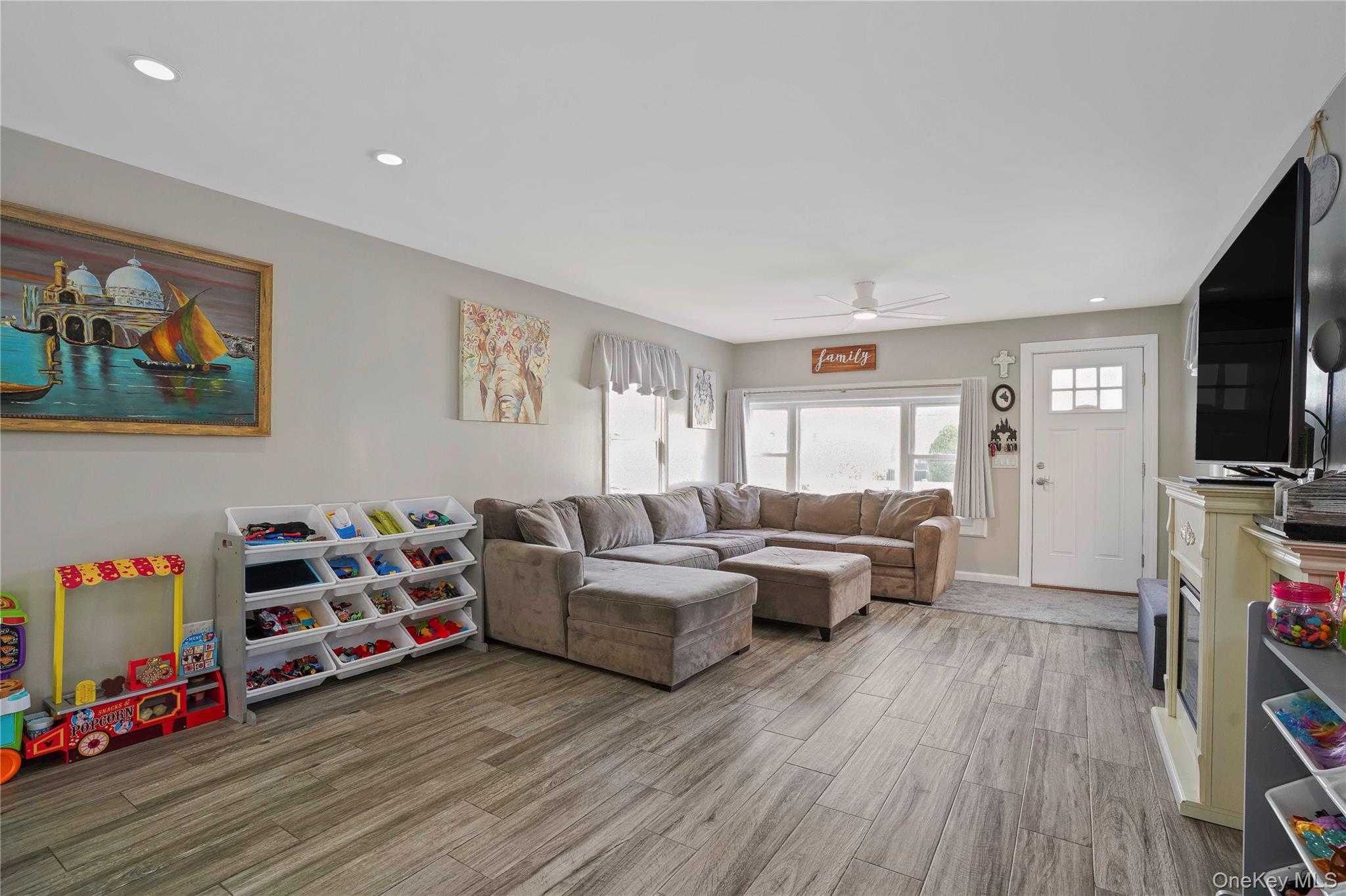 #6 photo, 48 Gotham Avenue, Brooklyn , NY 11229