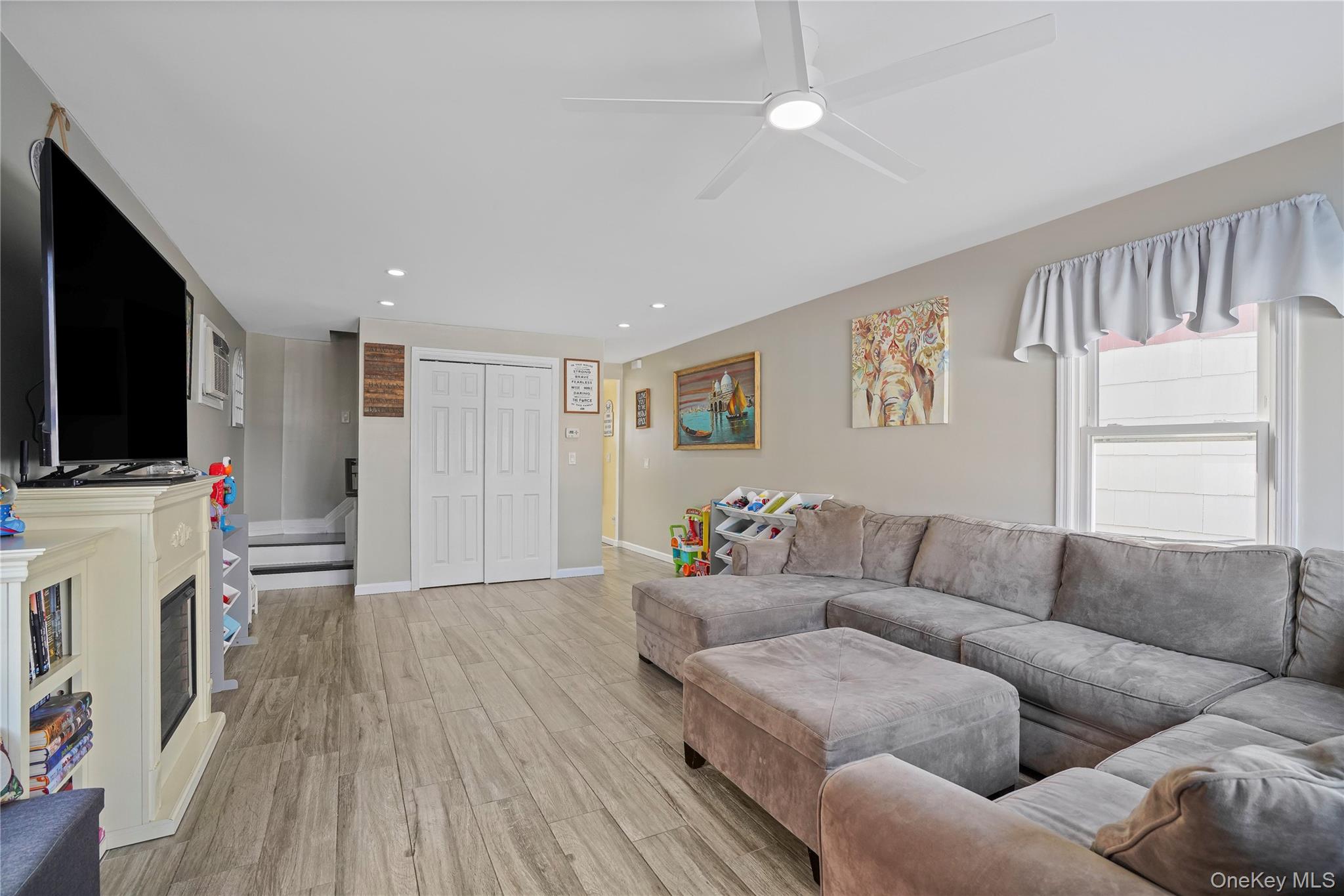 #7 photo, 48 Gotham Avenue, Brooklyn , NY 11229