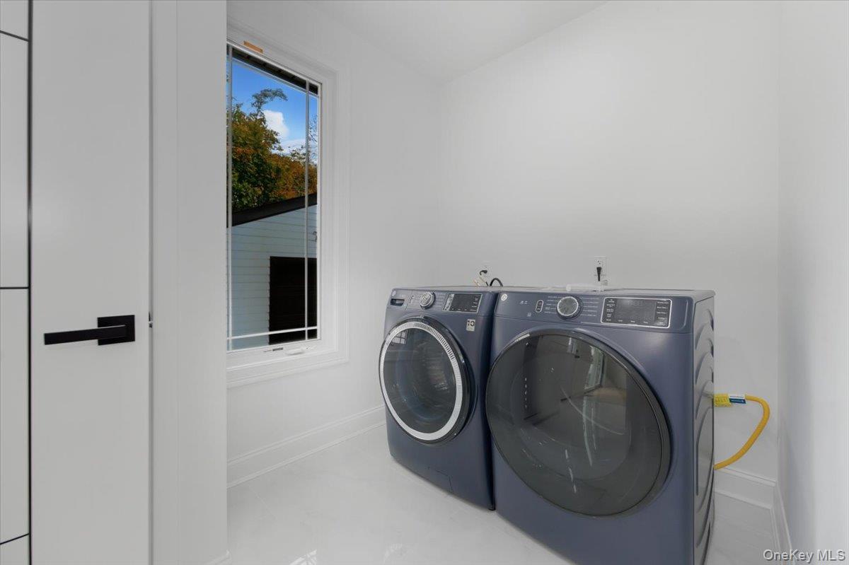 #13 photo, 25 Countisbury Avenue, Valley Stream , NY 11580