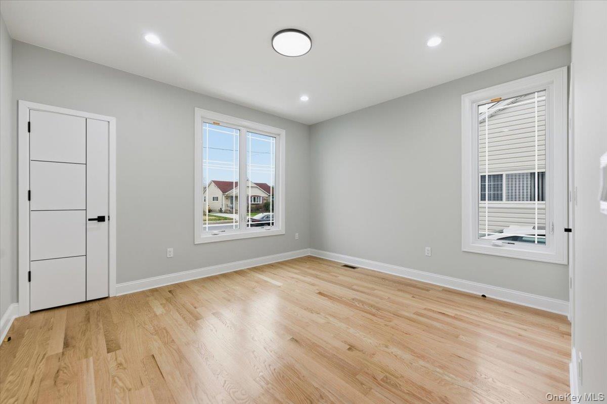 #18 photo, 25 Countisbury Avenue, Valley Stream , NY 11580