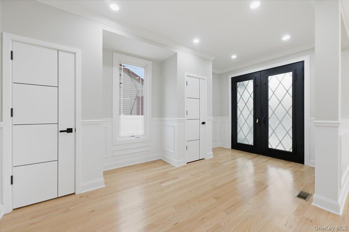 #2 photo, 25 Countisbury Avenue, Valley Stream , NY 11580