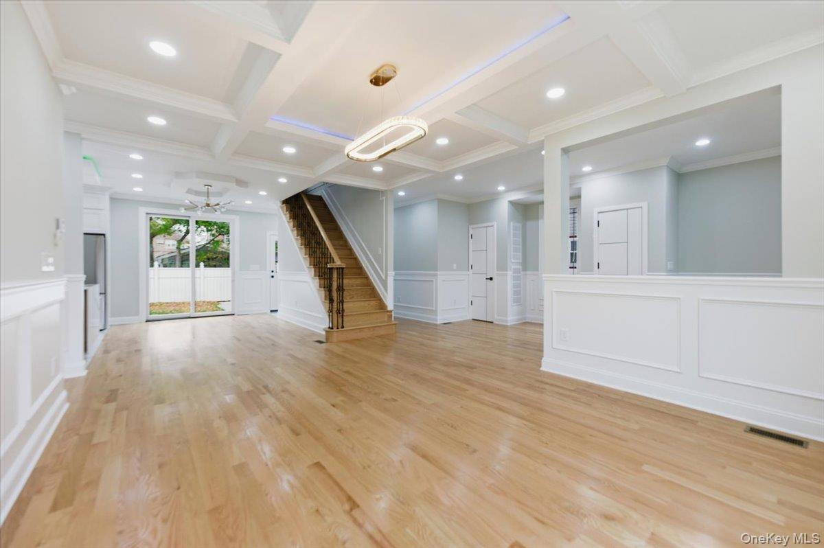 #6 photo, 25 Countisbury Avenue, Valley Stream , NY 11580