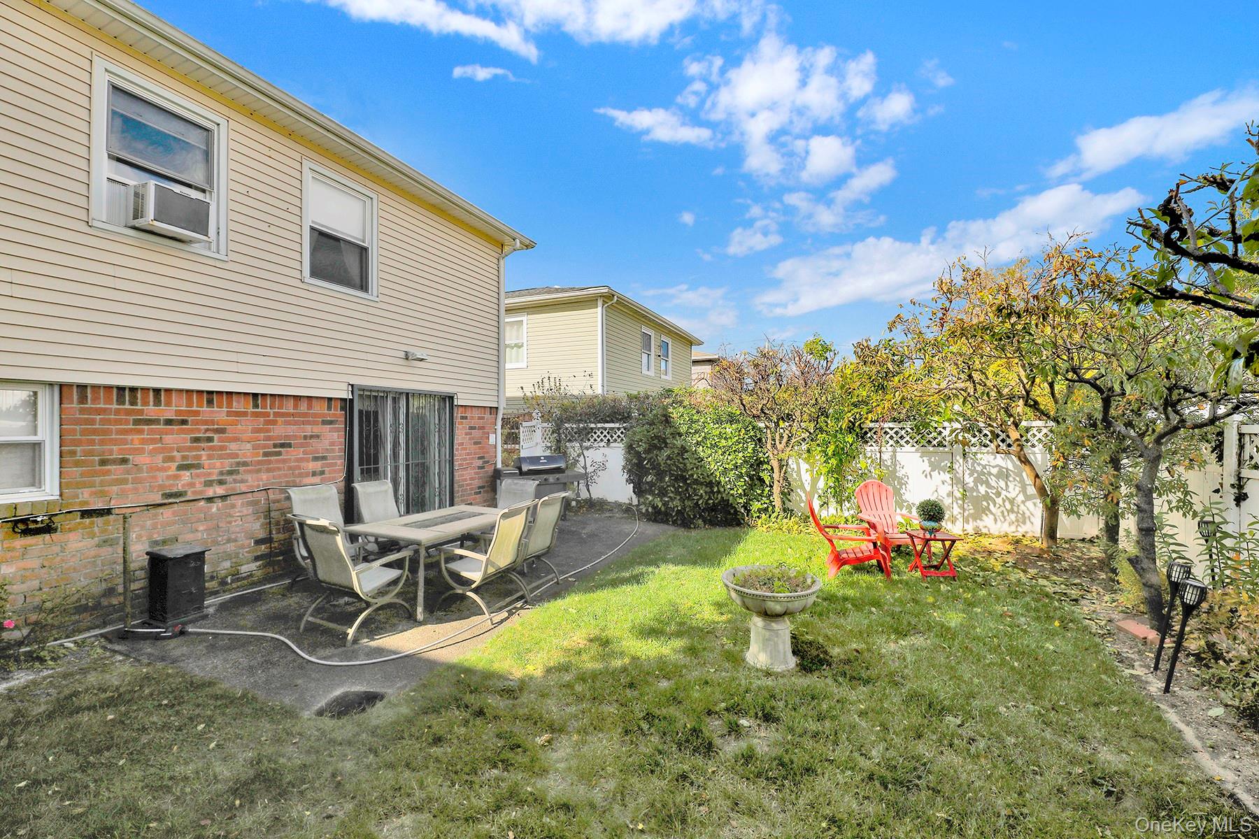 #7 photo, 32-32 Plunkett Avenue, Far Rockaway , NY 11691