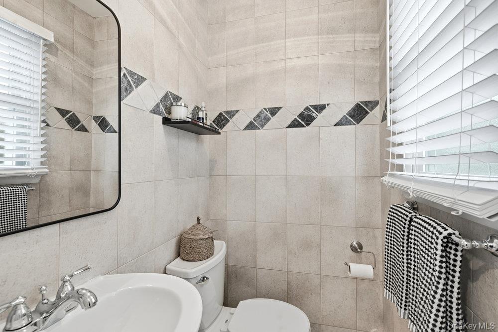 #11 photo, 1330 Bea Court, East Meadow , NY 11554