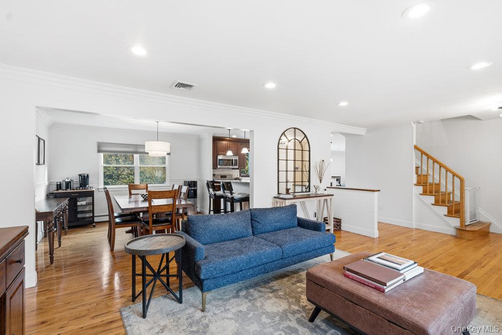 #3 photo, 1330 Bea Court, East Meadow , NY 11554