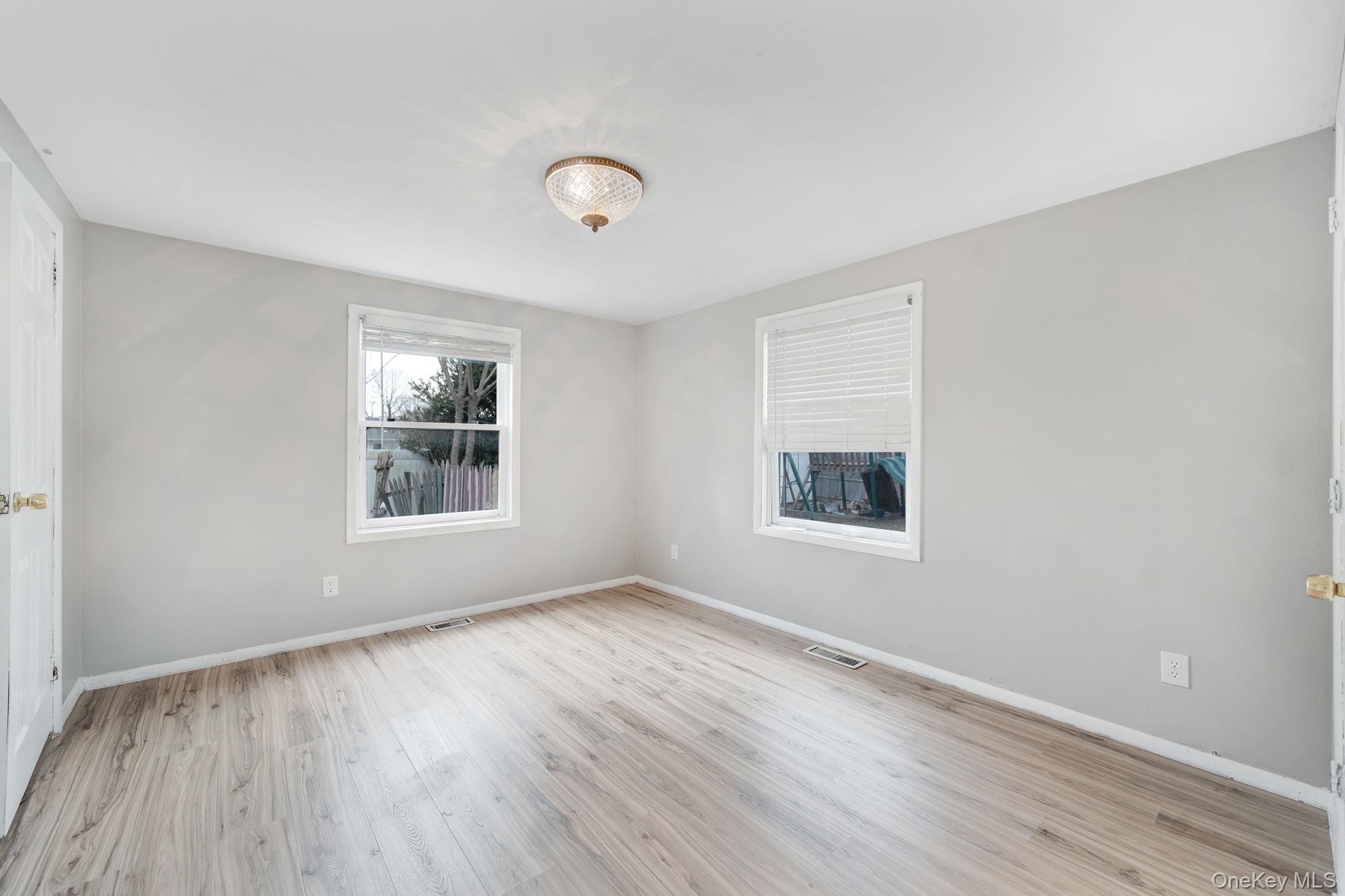 #11 photo, 7 Kristin Court, Bay Shore , NY 11706