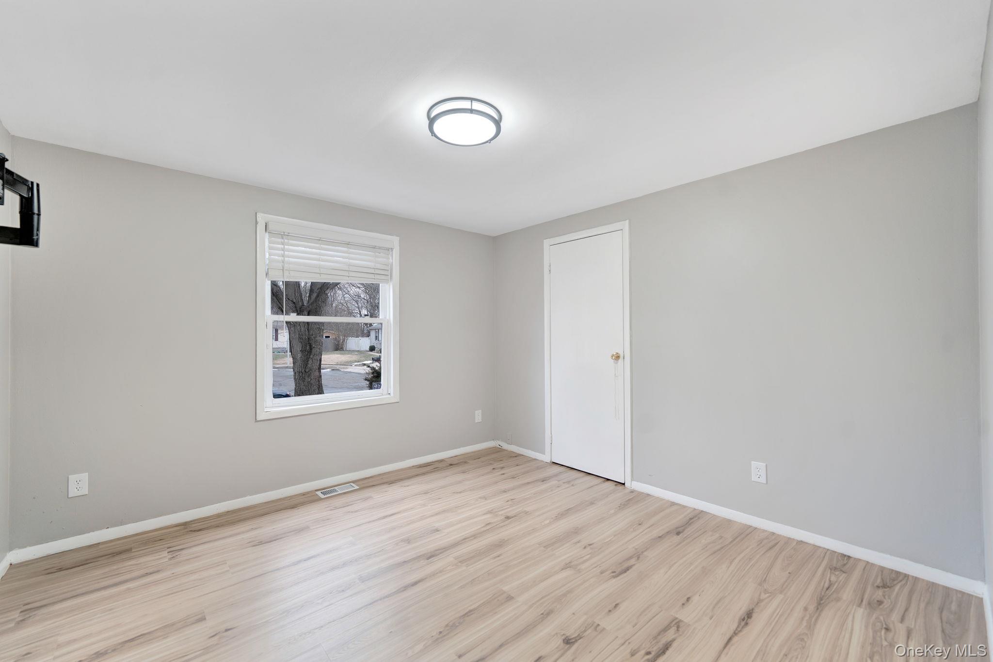 #13 photo, 7 Kristin Court, Bay Shore , NY 11706